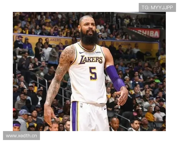 泰森·钱德勒无球顺下改变内线攻防格局